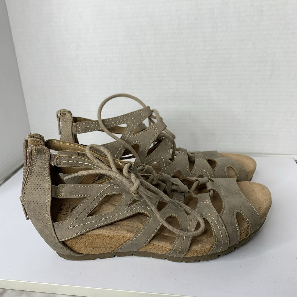 Earth Spirit Women's Gladiator Sandals Size 8.5 Taupe Lace Up Back